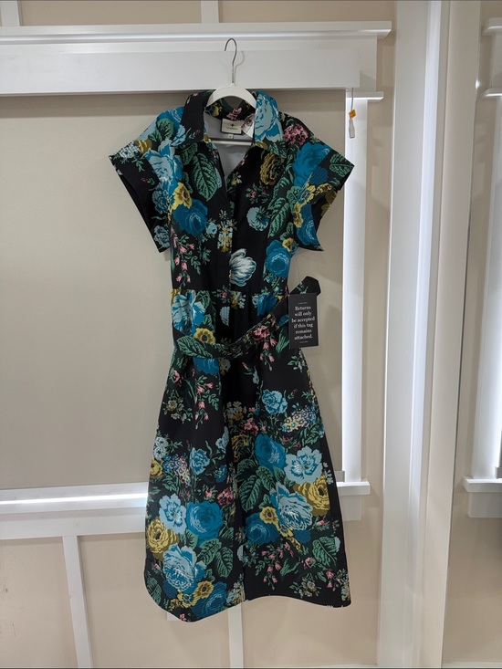 Tuckernuck Dresses & Skirts - Tuckernuck - Black & Multicolor Floral Button Front Belted Short Sleeve Dress